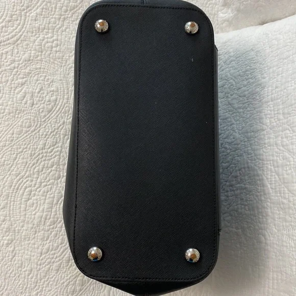 Michael Kors - Saffiano Leather Structured Tote - Picture 12 of 17